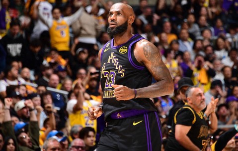 开云电竞登录-湖人0-4出局后，NBA夺冠概率更新！骑士1.8%遭低估马刺13.2%第三